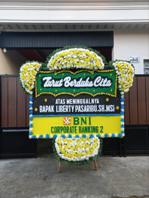Papan Bunga Duka di Junjung Sirih