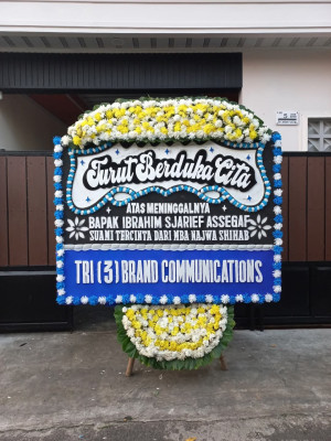 Papan Bunga Duka di Junjung Sirih
